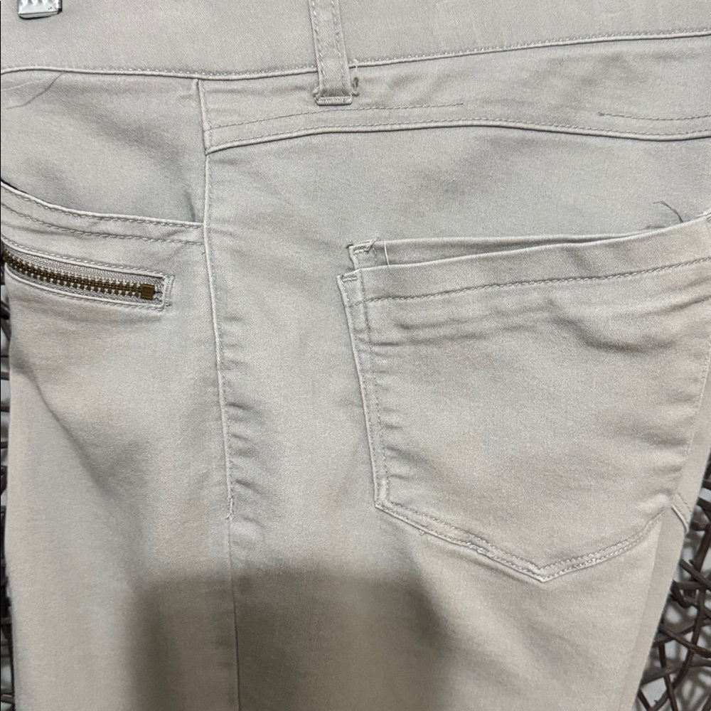 Democracy Ab Technology Crop Pants Size 6 Beige Stretch Zip Pocket Ankle Capri - Picture 5 of 8